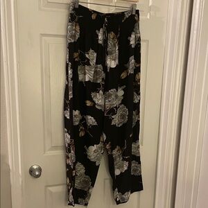 SHEIN Curve Black and Brown Floral Pants